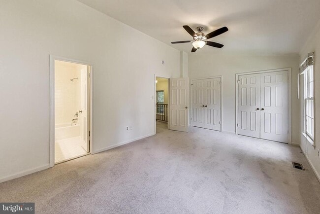 Building Photo - 10726 Pine Haven Terrace