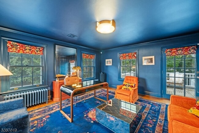 Building Photo - 655 Lake St