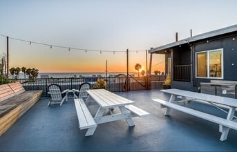 Ocean view balcony - 29 Navy Creative Lofts