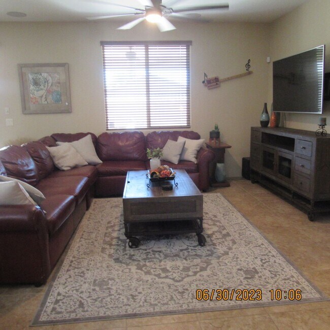 Building Photo - Beautiful Home with 57ft Boat Deep Garage! Can be rented Furnished or Unfurnished