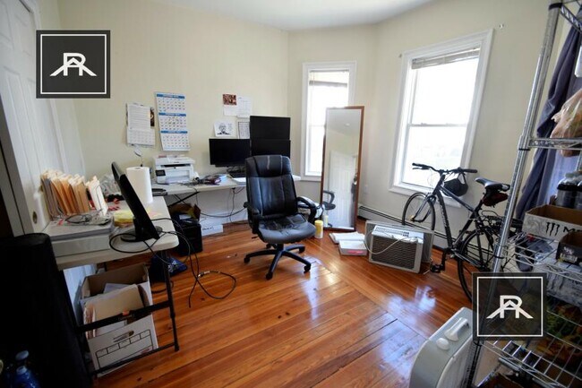 Building Photo - 3 bedroom in Medford MA 02155
