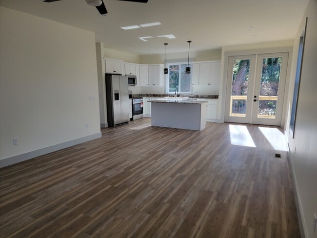 Building Photo - 71 Oakley Rd