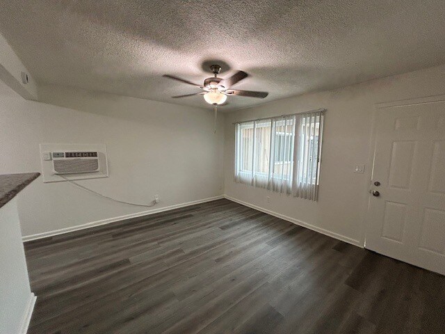 Building Photo - 37067 Bankside Dr