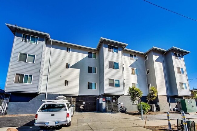 Building Photo - High Street Apartments