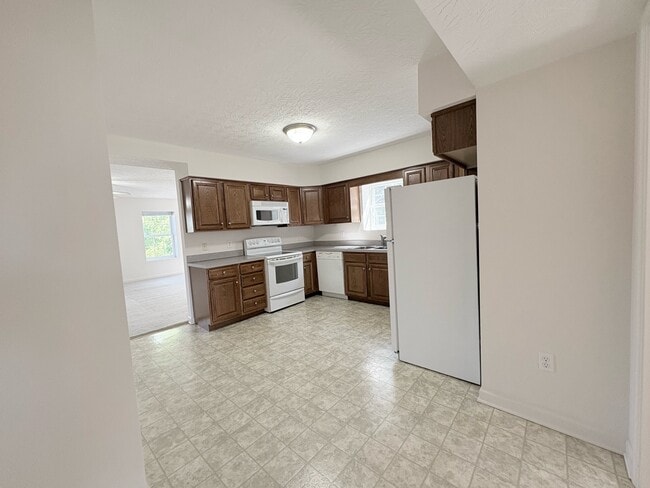 Building Photo - 38 Rosette Ln