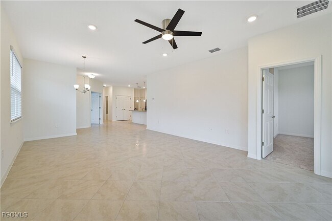 Building Photo - 4466 Dutchess Park Rd