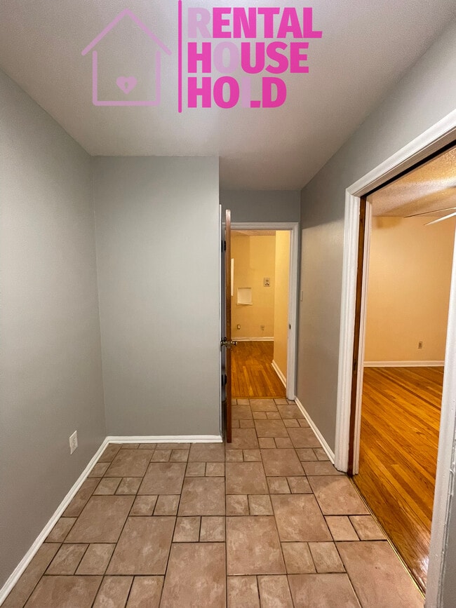 Building Photo - 2557 W McNichols Rd