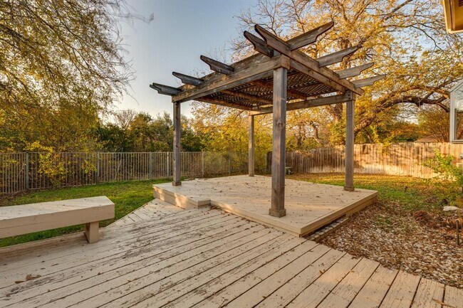 Building Photo - 2304 Willow Way