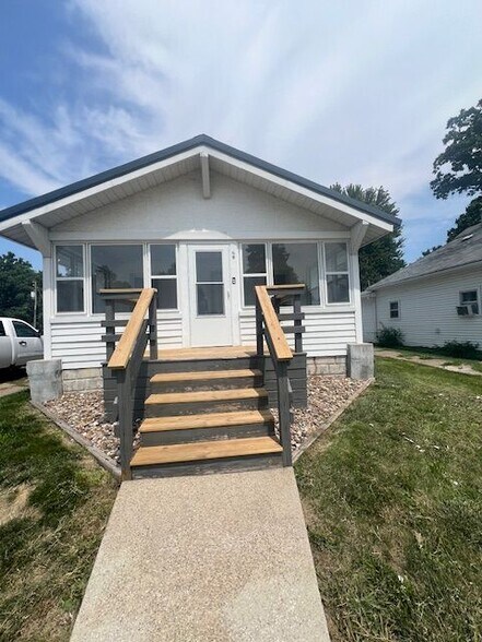 Building Photo - 509 W Pleasant St