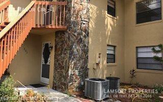 Building Photo - 301 Manor Cir