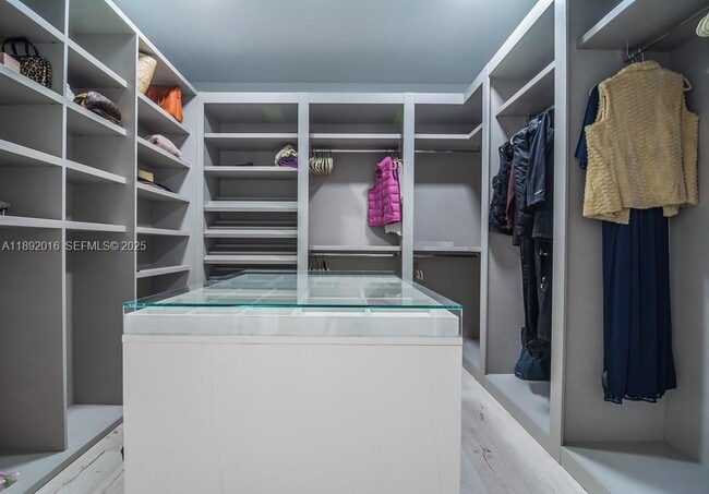 Building Photo - 3500 Island Blvd