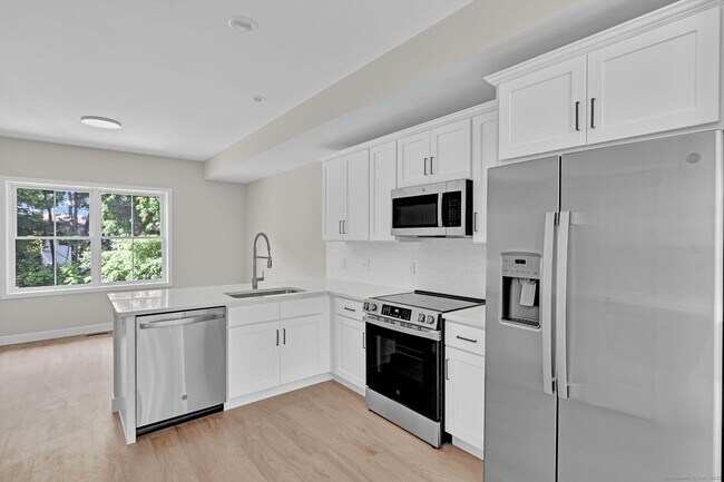 Building Photo - 70 Whiting St