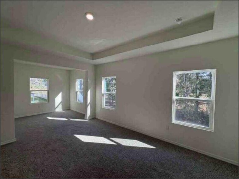 Building Photo - 5191 SW 52nd Dr