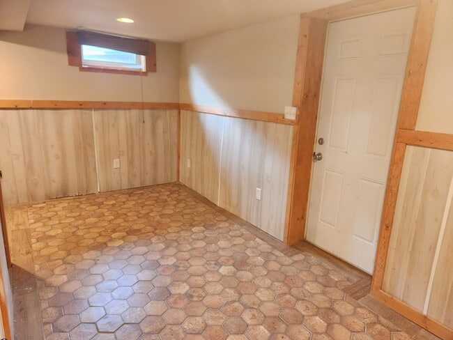 Building Photo - 111 Orchard St