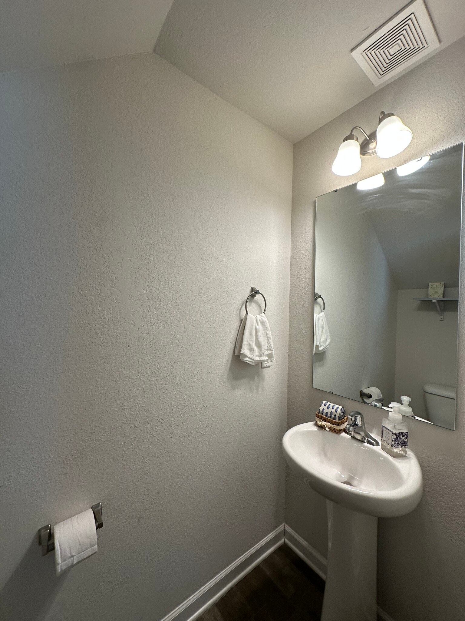 Building Photo - 2071 Alderman Way