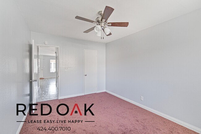 Building Photo - 9210 Somerset Blvd