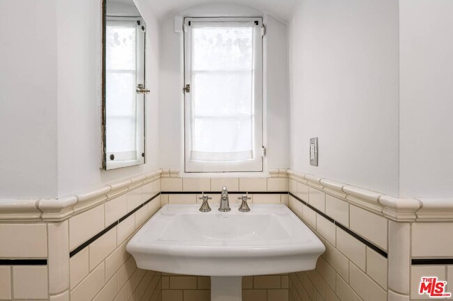 Building Photo - 1539 Ensley Ave