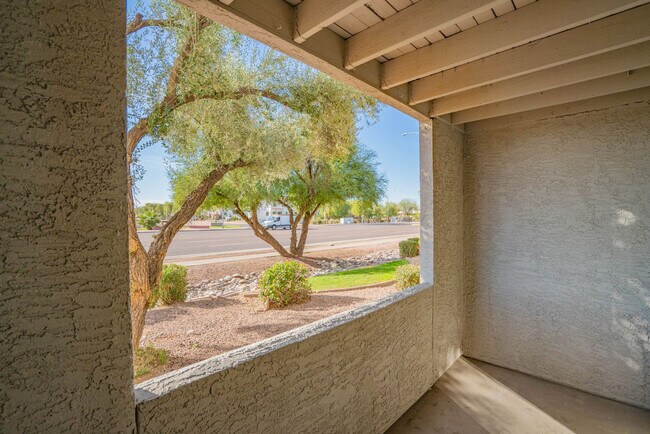 Building Photo - 8550 E McDowell Rd