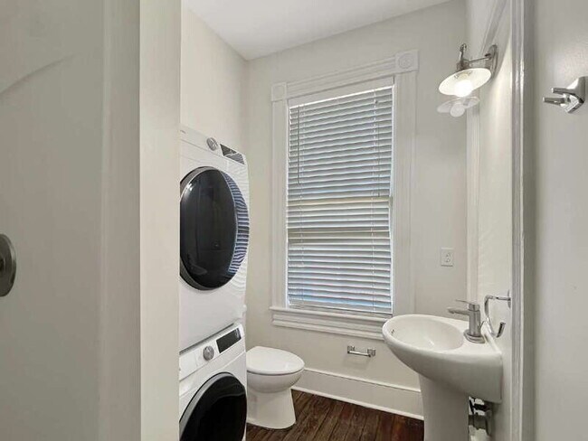 Building Photo - 1313 Whitaker St