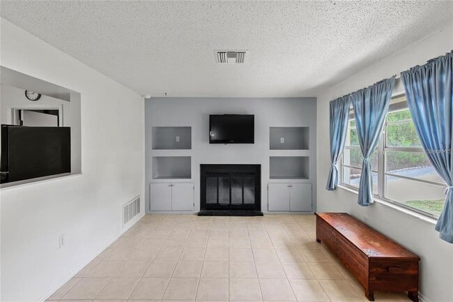 Building Photo - 40319 Orange Cir