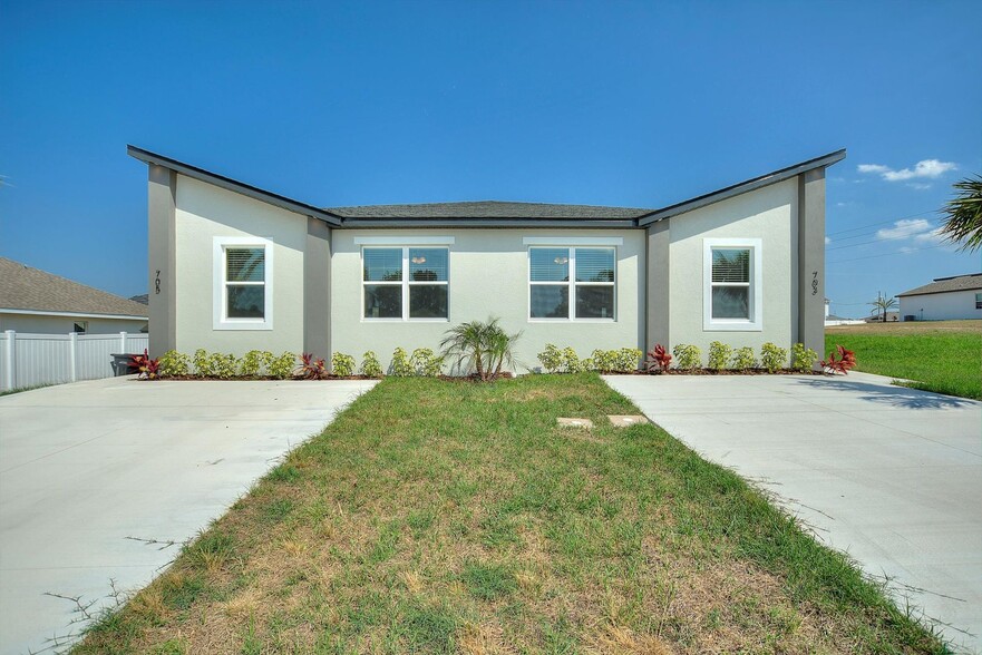 Building Photo - 705 Fraser Ct