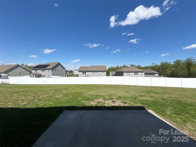 Building Photo - 6091 Starnes Dr