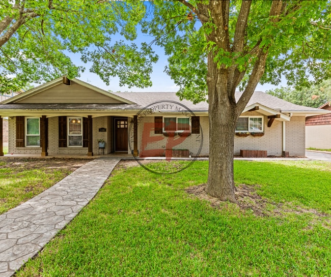 Primary Photo - 5418 Lake Highlands Dr