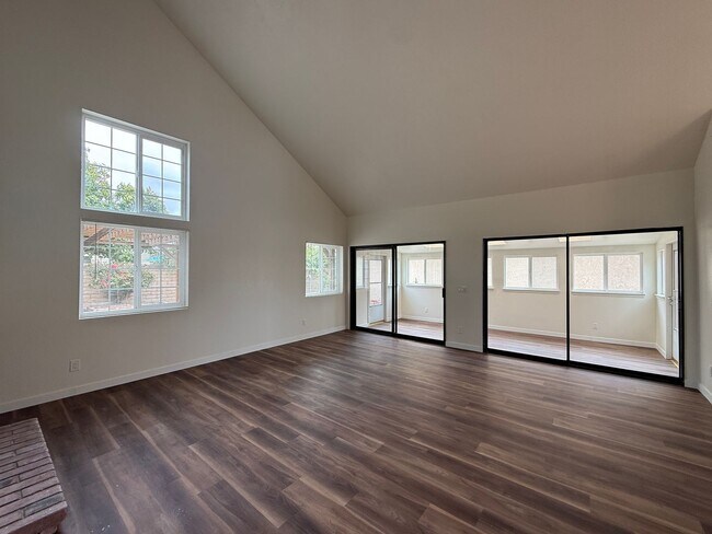 Building Photo - 1422 Eagle Ct