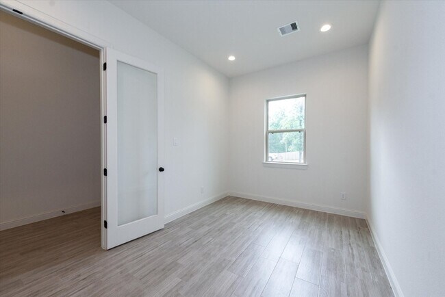 Building Photo - 4790 W Fork Blvd