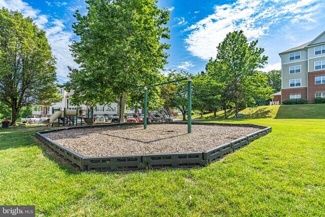 Building Photo - 153 Winslow Pl