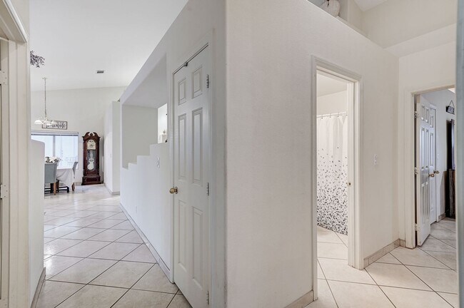 Building Photo - Henderson Single-Story Gem with Gas Firepl...