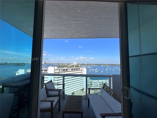 Building Photo - 7900 Harbor Island Dr