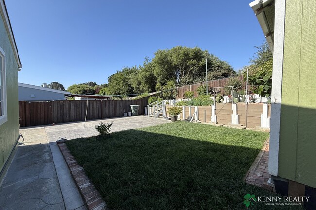 Building Photo - 3-Bedroom, 1-Bathroom Home with Large Yard & Garage in South San Francisco