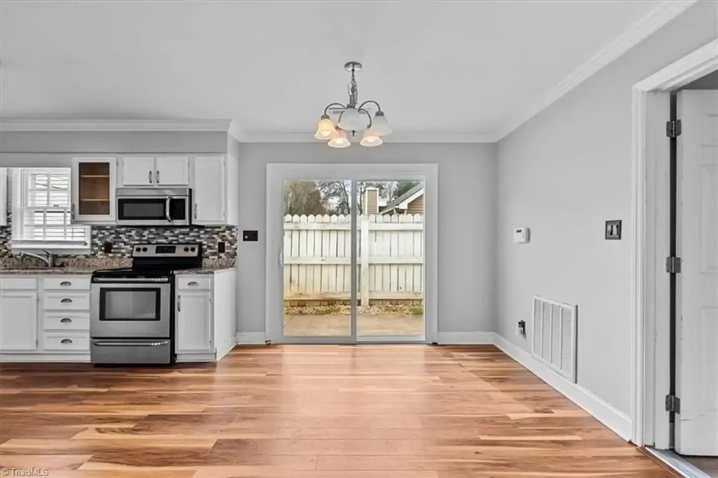 Building Photo - 332 Brookside Ct