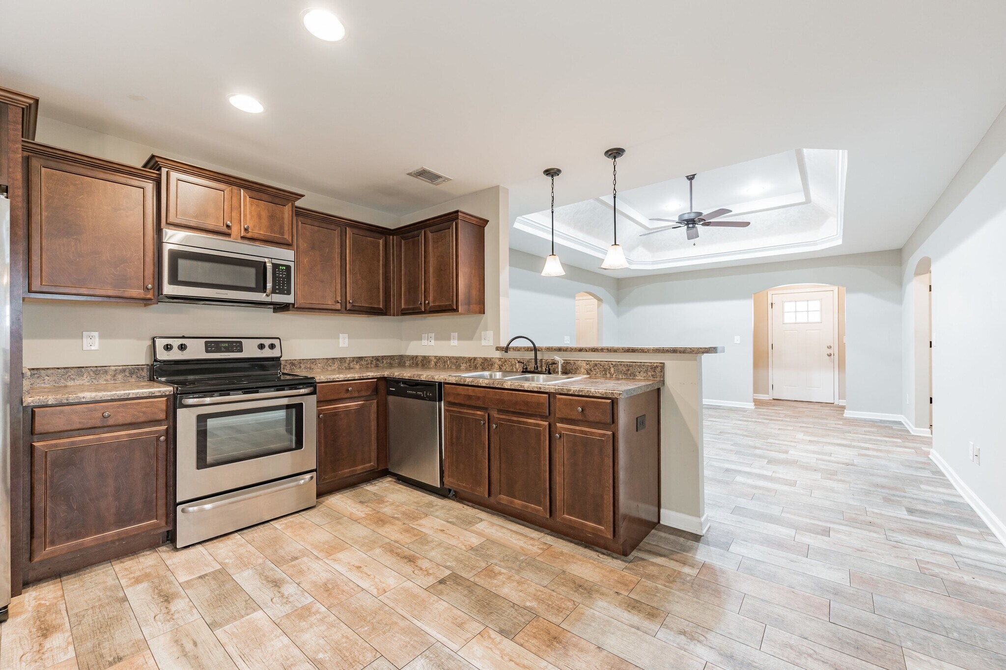 Building Photo - 6208 Mimosa Gardens Dr