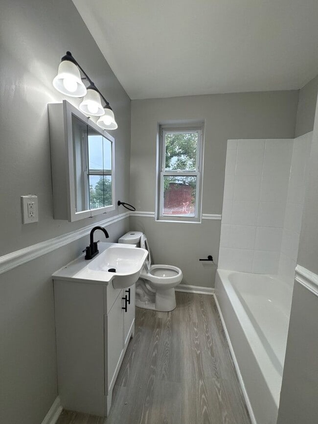 Building Photo - 3 Bedroom, 21206