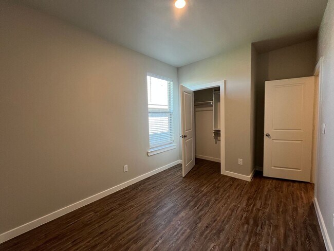 Building Photo - Stylish and Modern 3-Bedroom Duplex for Re...