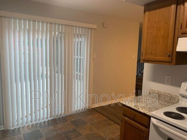 Building Photo - 9120 Woodpark Ln NW