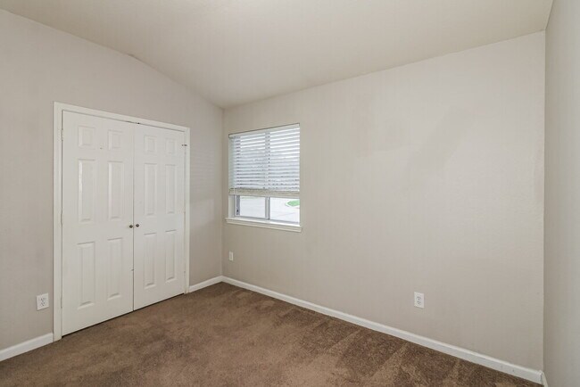 Building Photo - 15527 Lady Shery Ln