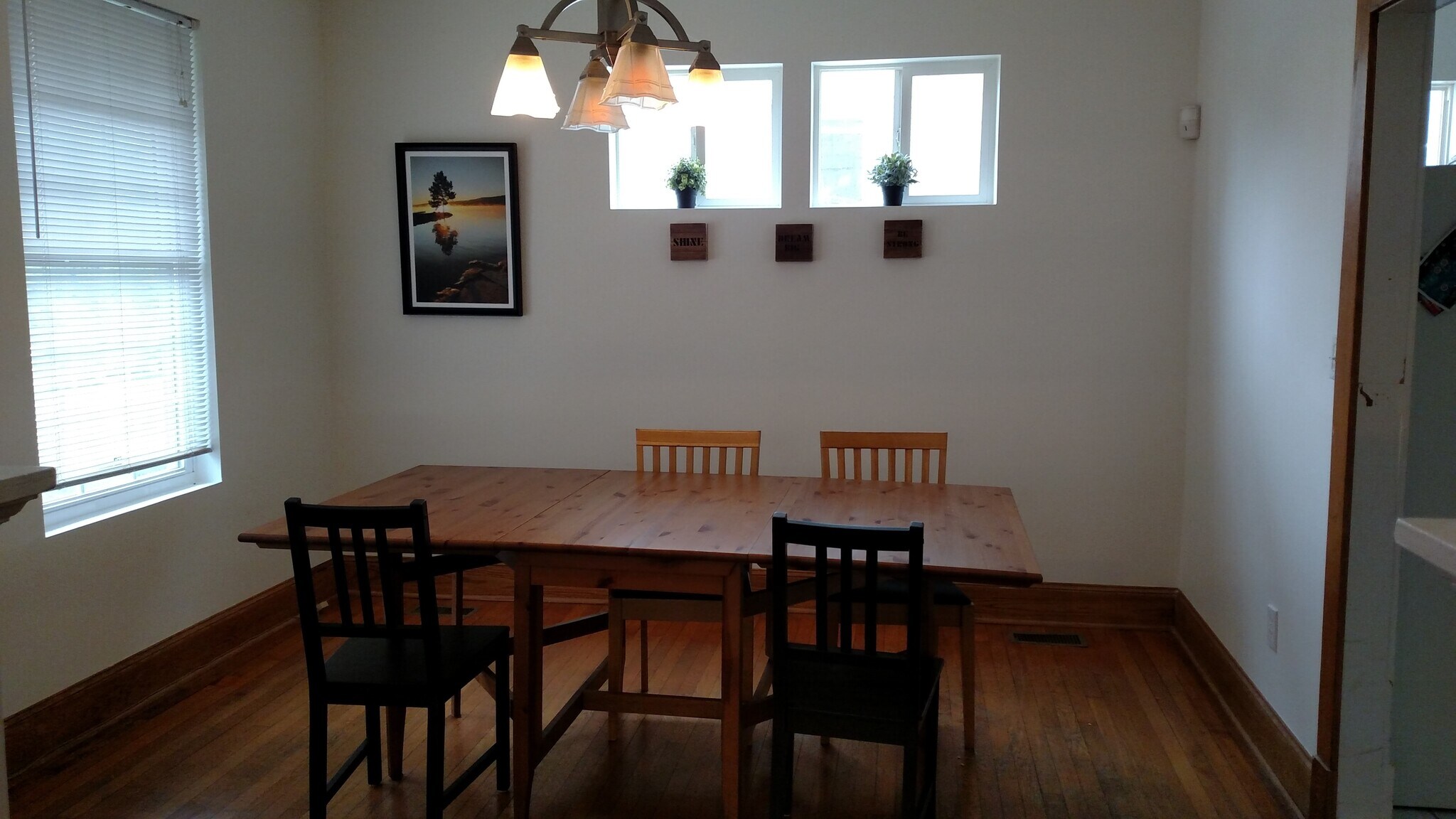 Furnished dining room - 2509 10th St NE