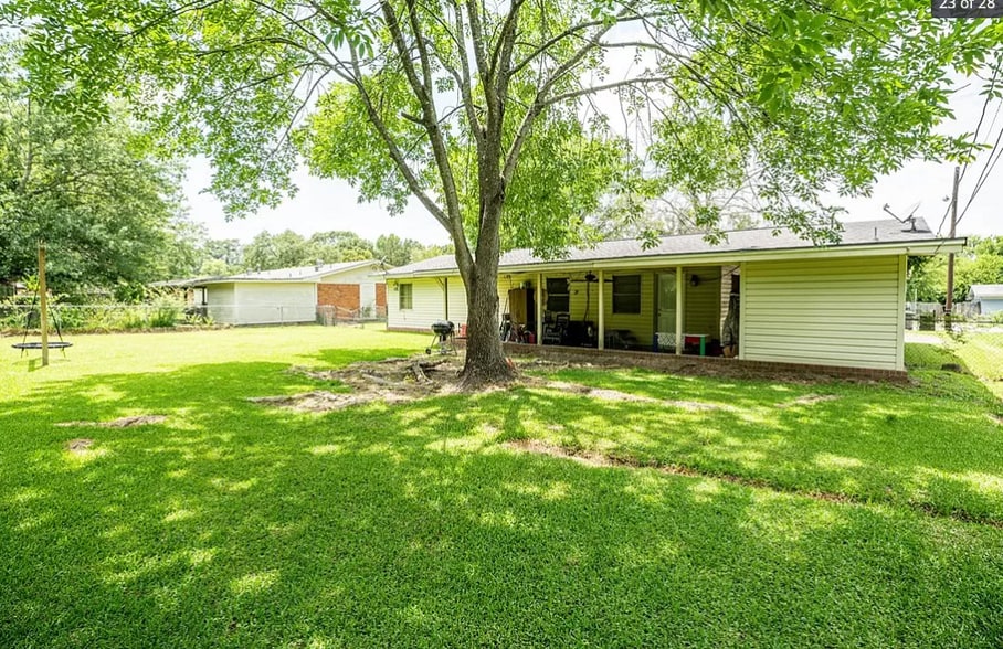 Building Photo - 1409 Diana St