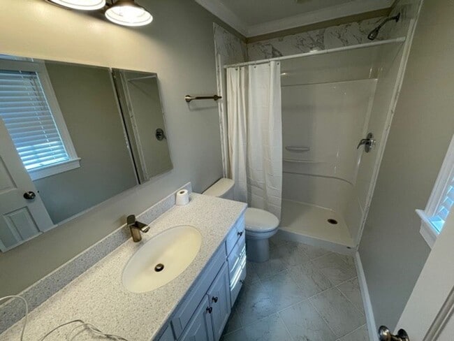 Building Photo - 4881 Oak Level Rd