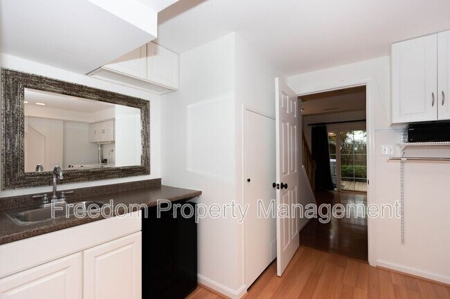 Building Photo - 13939 Preacher Chapman Pl