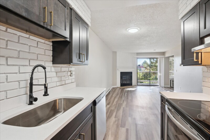 Building Photo - 14780 E Kentucky Dr