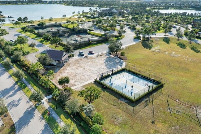 Building Photo - 1346 Harvester Xing