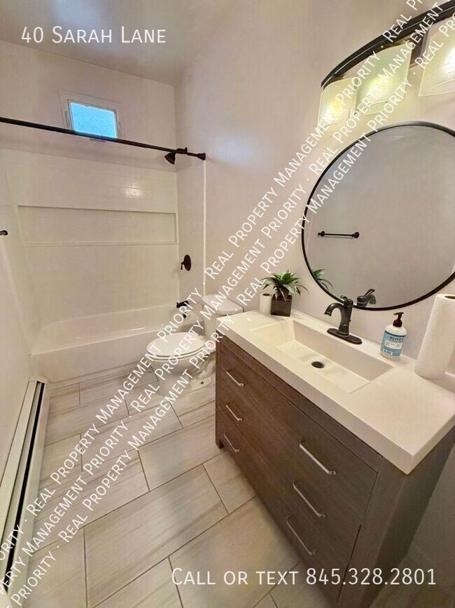 Building Photo - 40 Sarah Ln