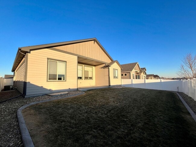 Building Photo - 622 Vermilion Peak Dr