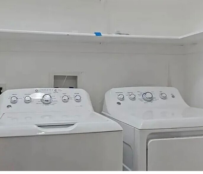 Building Photo - 6649 W Tropicana Ave