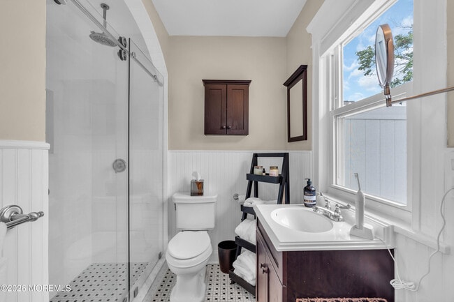 Building Photo - 1211 Grand Ave