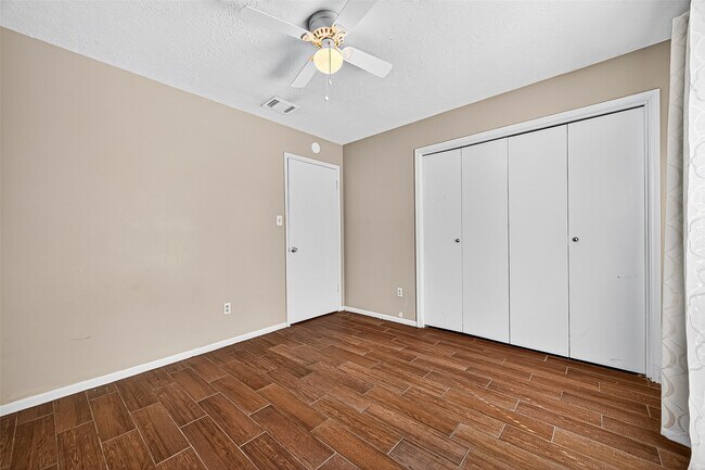 Building Photo - 802 Cascade Creek Dr
